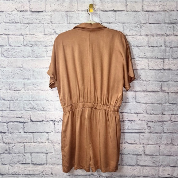 Camel Short Sleeve Romper - Picture 7 of 7